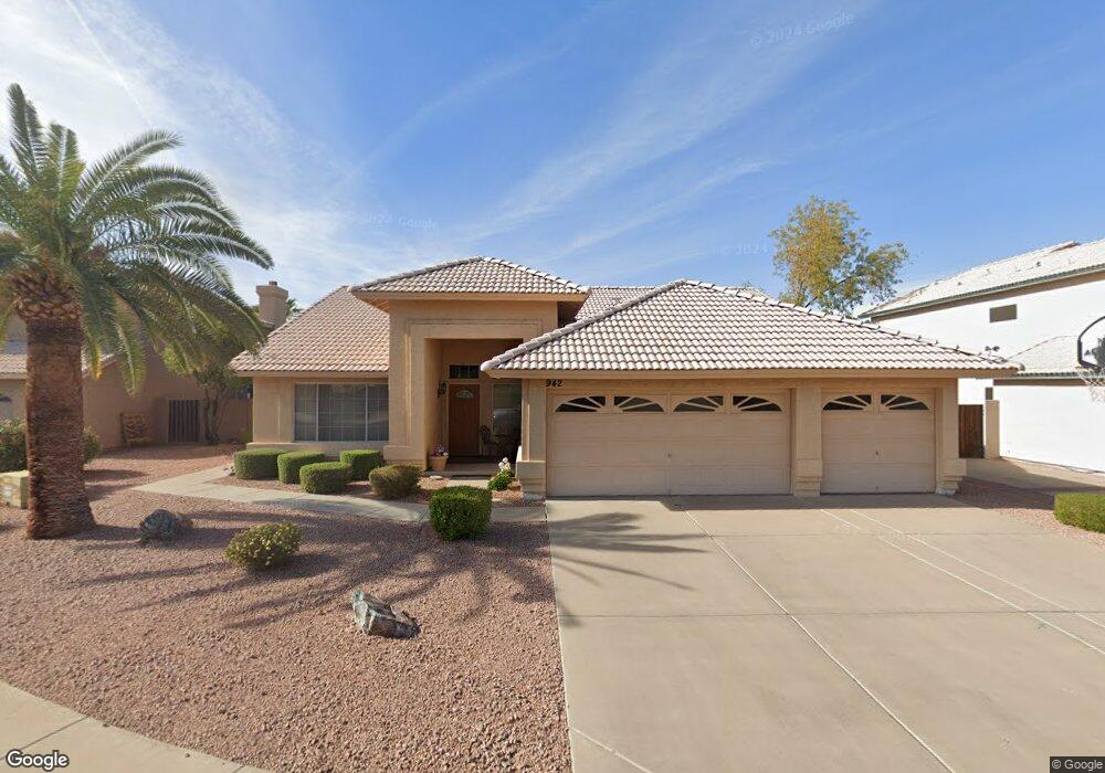 942 N Hazelton Ct, Chandler, AZ 85226 - photo 1