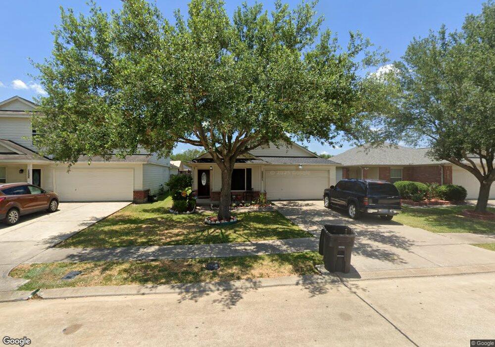 10338 Kinsdale Crossing Ln, Houston, TX 77075 - photo 1