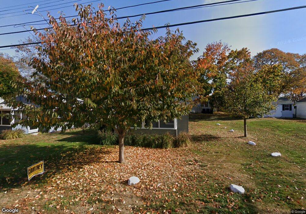 70 Hawks Nest Rd, Old Lyme, CT 06371 - photo 1