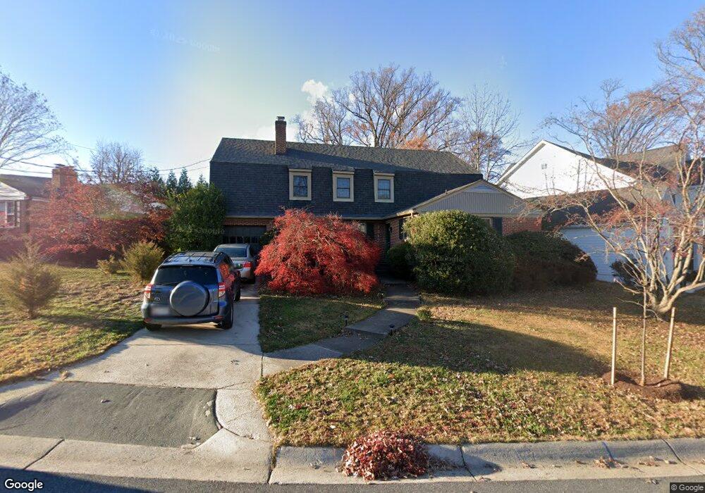 7312 Lynnhurst St, Chevy Chase, MD 20815 - photo 1