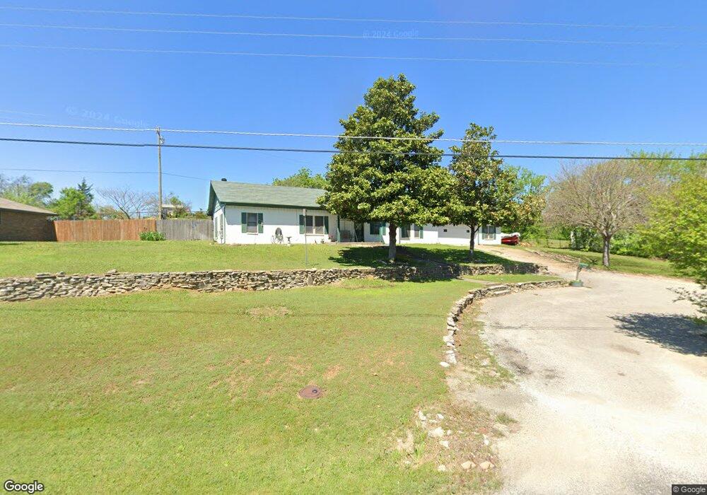 618 W Park Ave, Weatherford, TX 76086 - photo 1