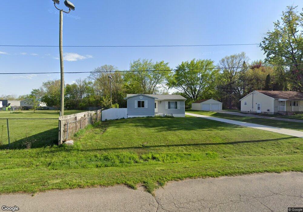 1047 Ransom Dr, Flint, MI 48507 - photo 1