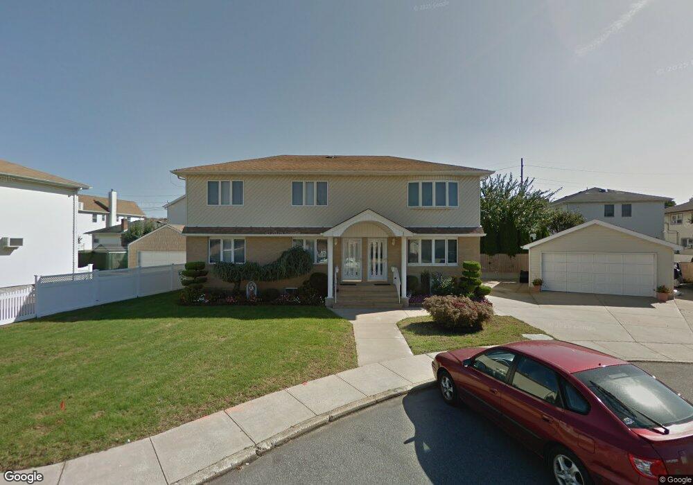 44 Farnum Blvd, Franklin Square, NY 11010 - photo 1