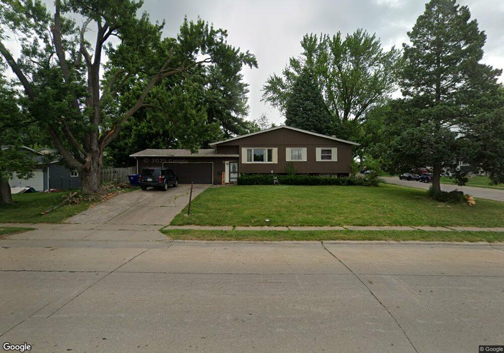 606 W 46th St, Davenport, IA 52806 - photo 1