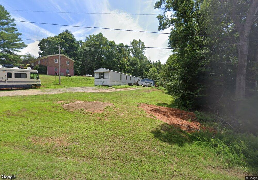 625 Price Hairston St, Martinsville, VA 24112 - photo 1