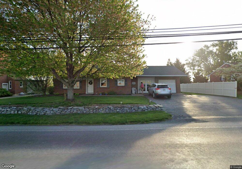 663 N Railroad Ave, New Holland, PA 17557 - photo 1