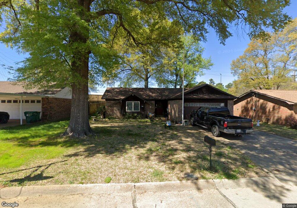 203 Holly Ln, Texarkana, TX 75503 - photo 1