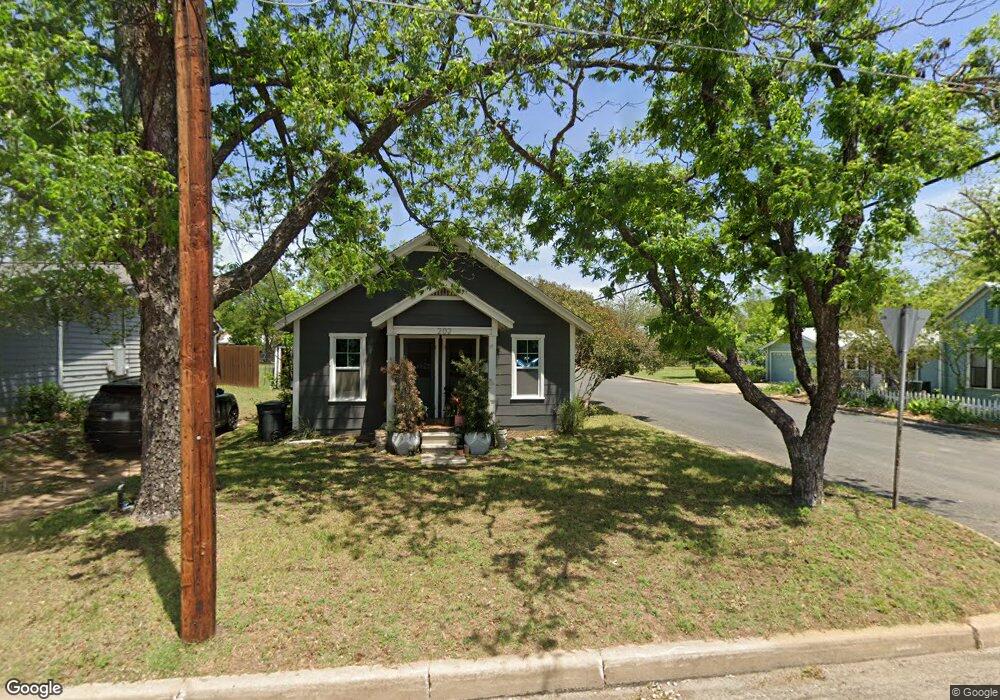 202 1/2 W Centre St, Fredericksburg, TX 78624 - photo 1