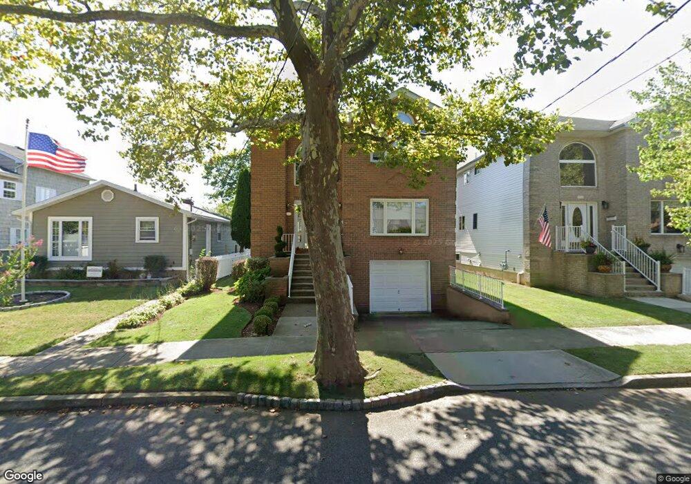 274 Montreal Ave, Staten Island, NY 10306 - photo 1