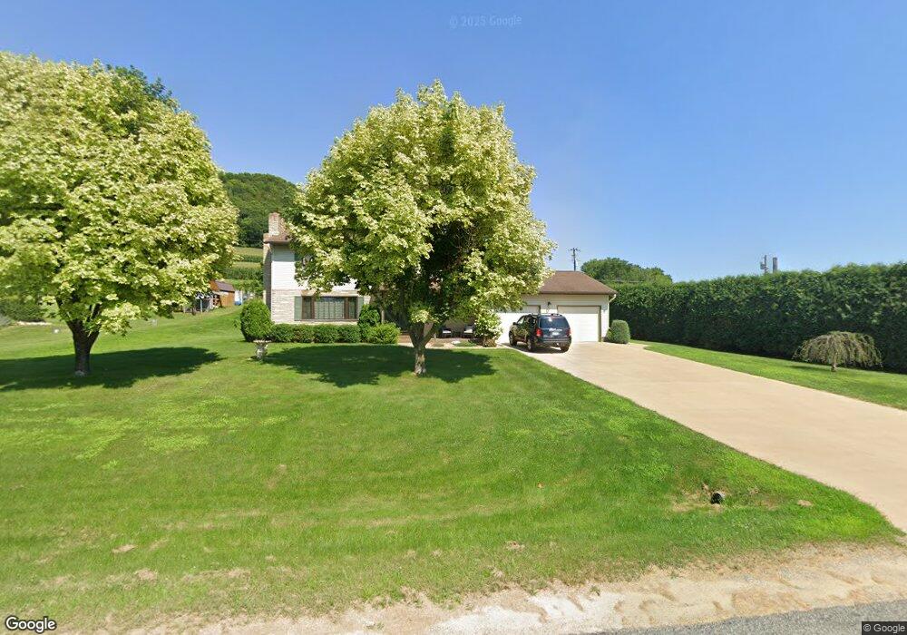 821 Town Hall Rd, La Crescent, MN 55947 - photo 1