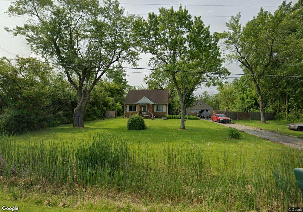 2264 E Coldwater Rd, Flint, MI 48505 - photo 1