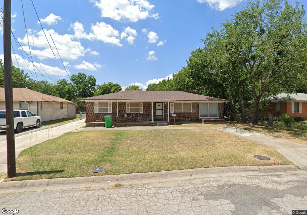1309 Belmont St, Gainesville, TX 76240 - photo 1