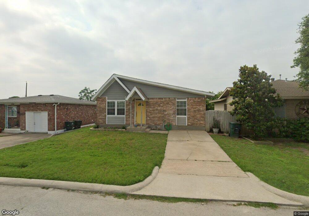 7801 Pruitt Dr, Galveston, TX 77554 - photo 1