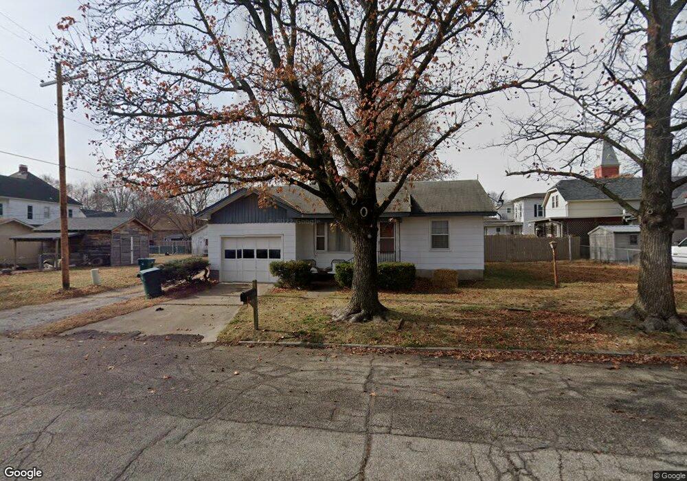 412 N 18th St, Parsons, KS 67357 - photo 1