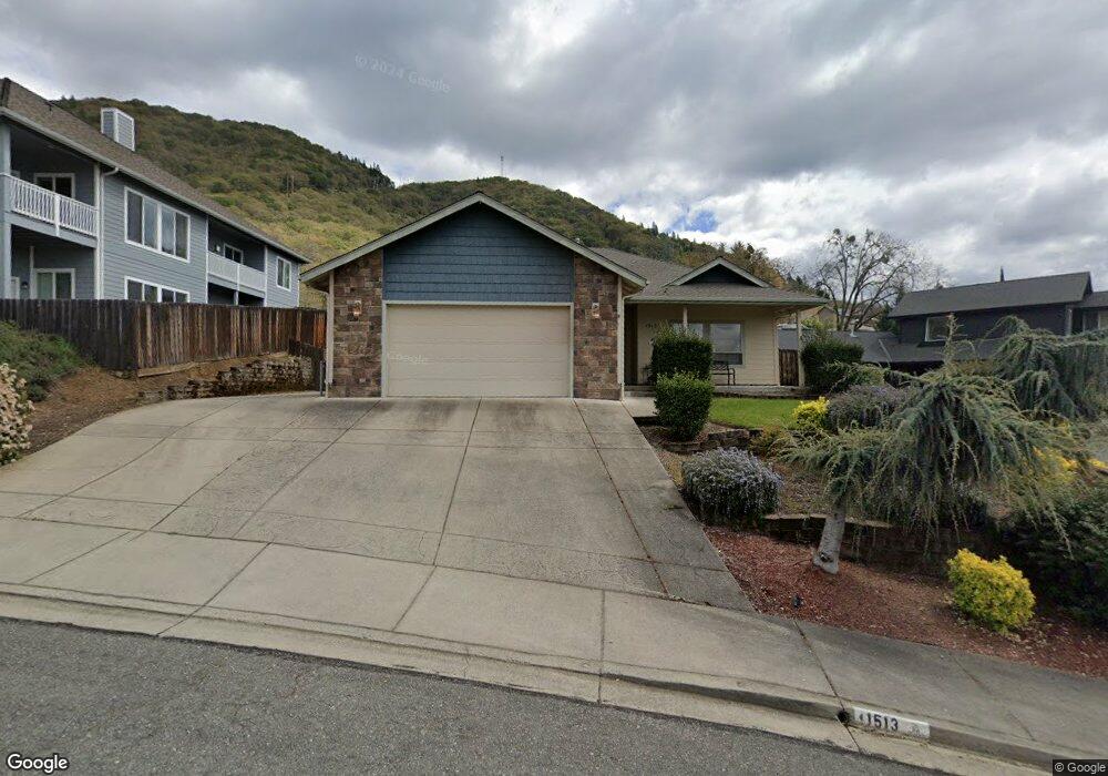 1513 R J Dr, Grants Pass, OR 97526 - photo 1