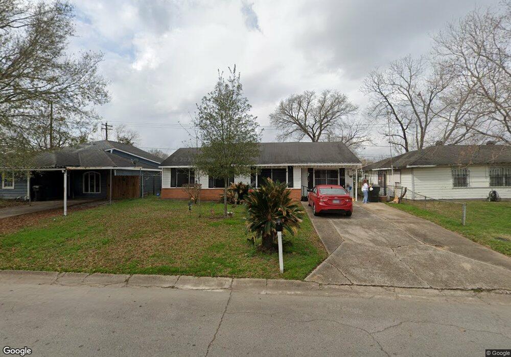 10915 Royal Pine Dr, Houston, TX 77093 - photo 1