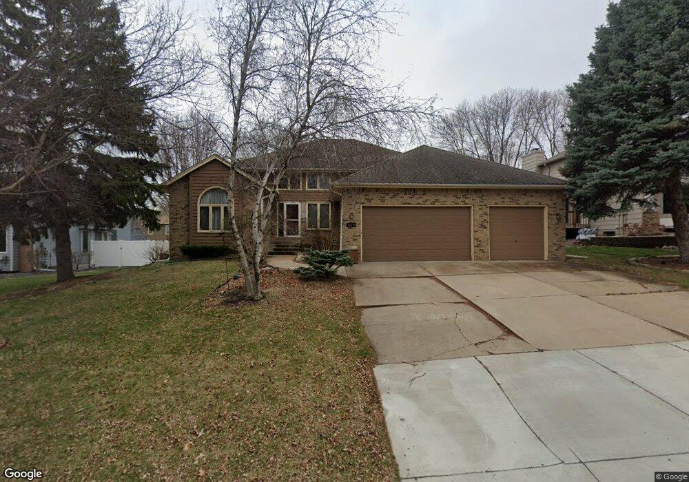 11175 Pheasant Ln N, Maple Grove, MN 55369 - photo 1