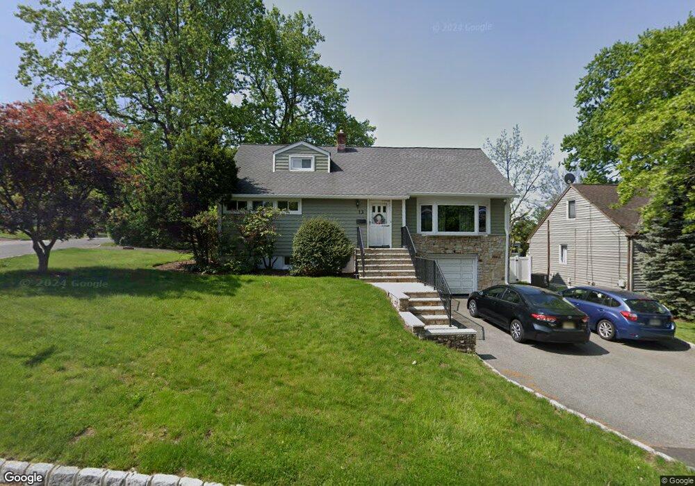 13 Bryn Mawr Rd, West Orange, NJ 07052 - photo 1