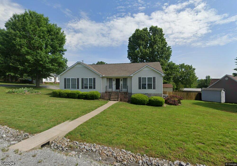 114 Sanders St, Shelbyville, TN 37160 - photo 1