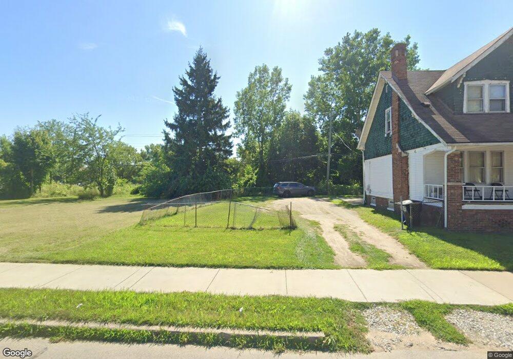 1317 Alter Rd, Detroit, MI 48215 - photo 1