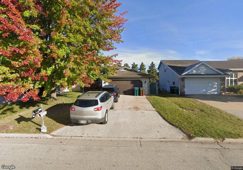 2830 W Glenpark Dr, Appleton, WI 54914 - photo 1