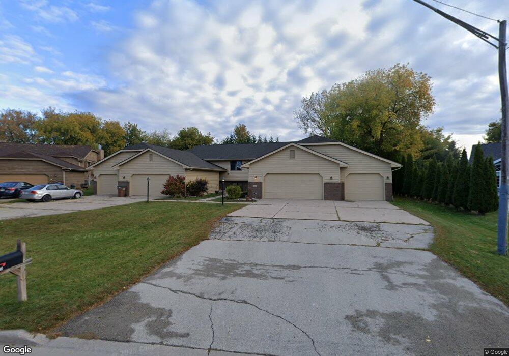 2600 W Glenpark Dr, Appleton, WI 54914 - photo 1