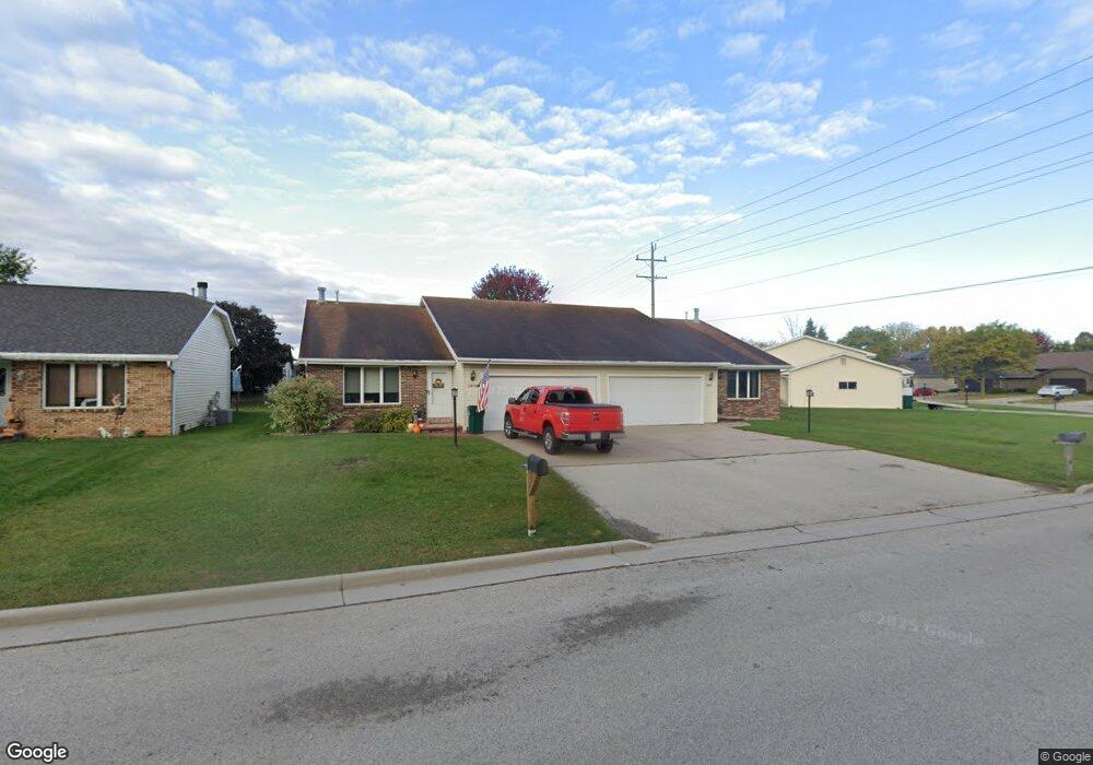 2409 N Cloudview Dr, Appleton, WI 54914 - photo 1