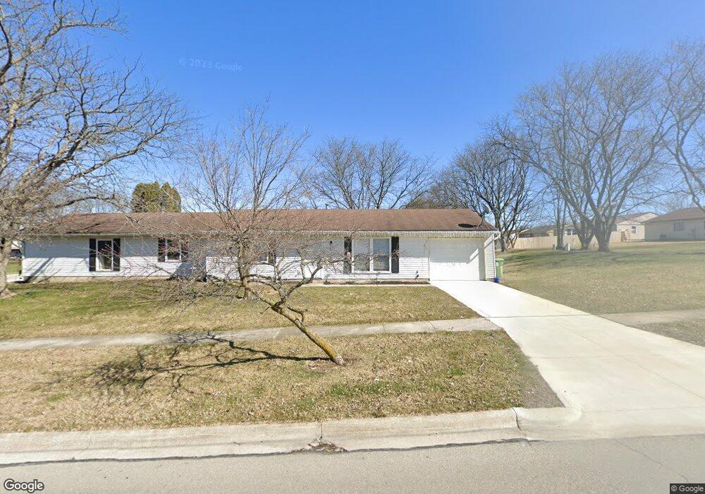 876 Southwood Dr, Marysville, OH 43040 - photo 1