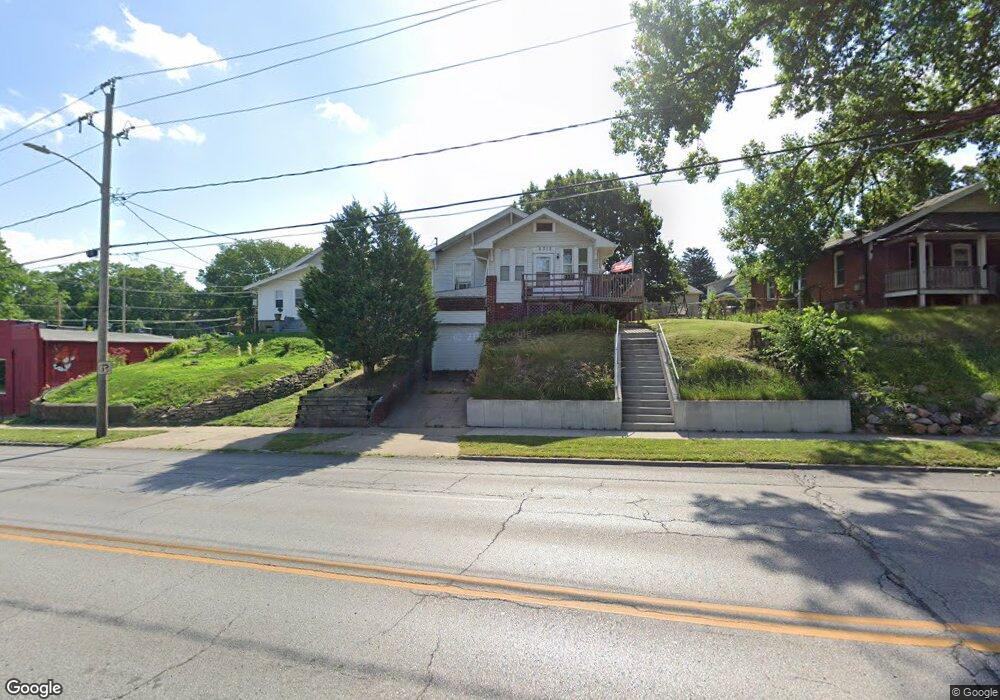 2313 SW 9th St, Des Moines, IA 50315 - photo 1