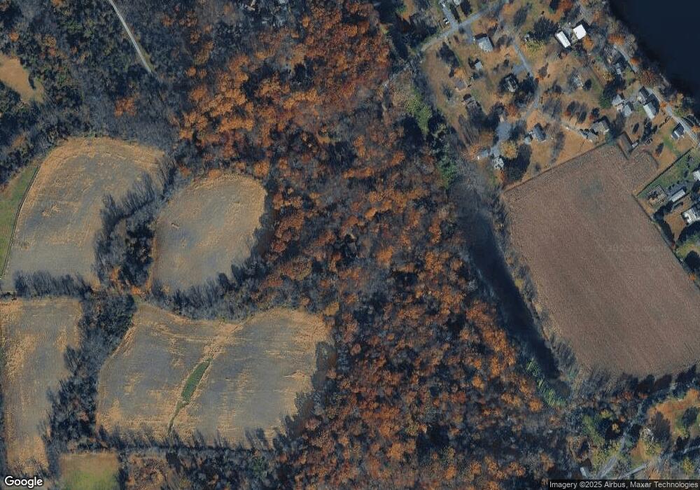 193 Shawnee Dr, Mount Bethel, PA 18343 - photo 1