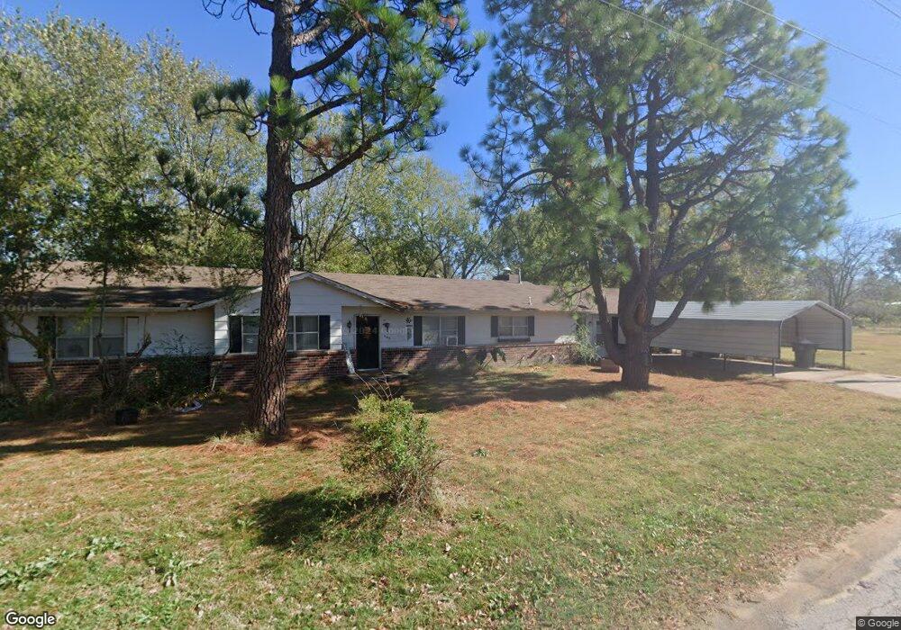 805 S Kern Ave, Okmulgee, OK 74447 - photo 1