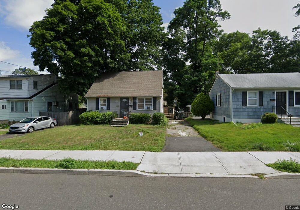 102 Holcomb Ave, Stamford, CT 06906 - photo 1