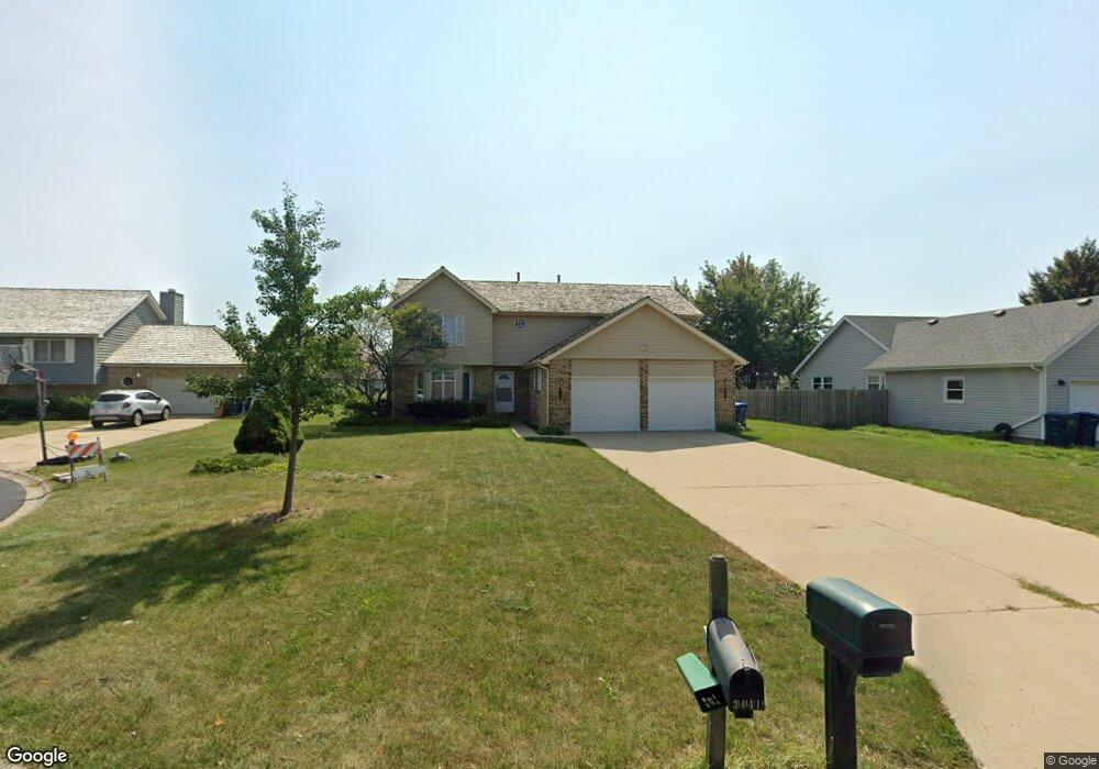 3441 Meadow Crest Cir, Gurnee, IL 60031 - photo 1