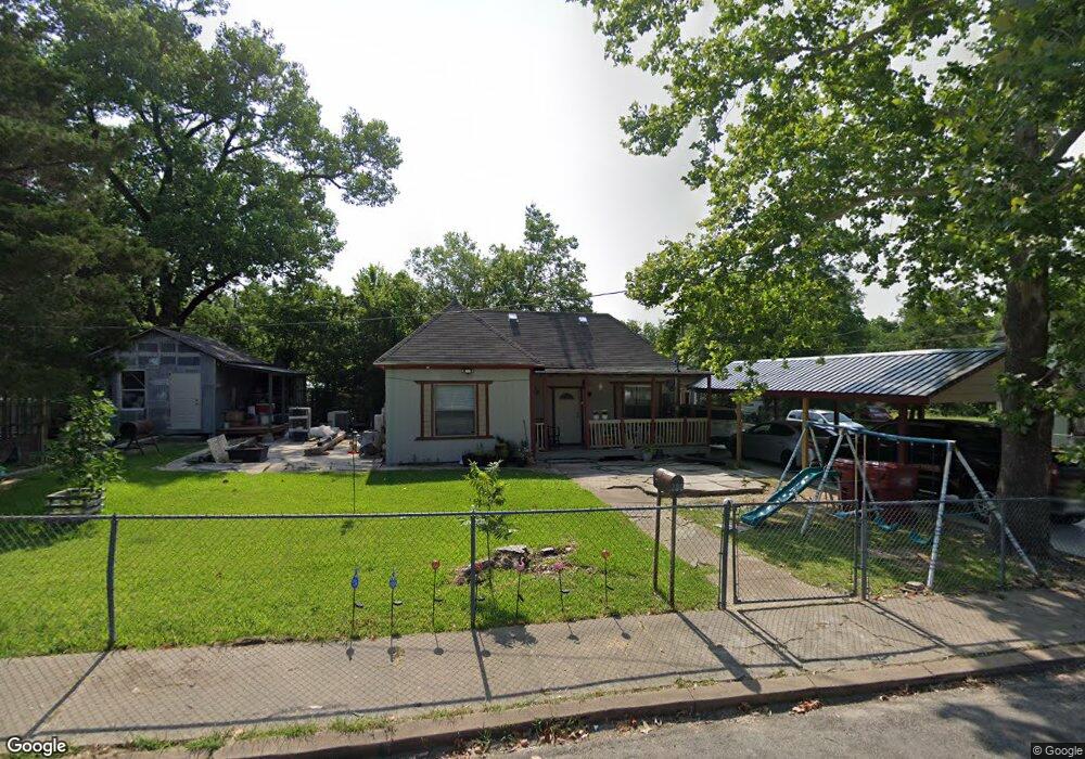 200 Elm St, Bonham, TX 75418 - photo 1