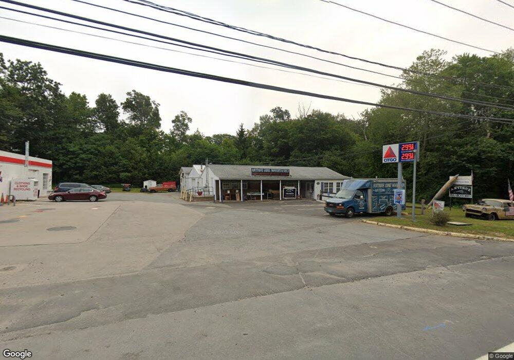 1622 Saybrook Rd, Haddam, CT 06438 - photo 1