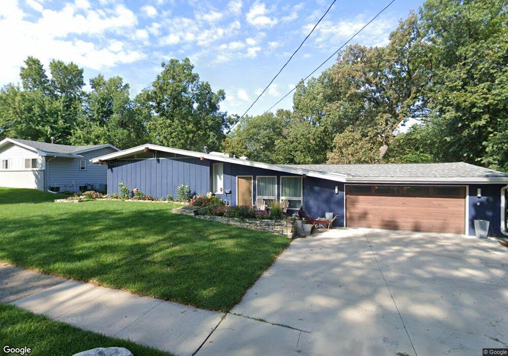 4310 43rd St, Des Moines, IA 50310 - photo 1