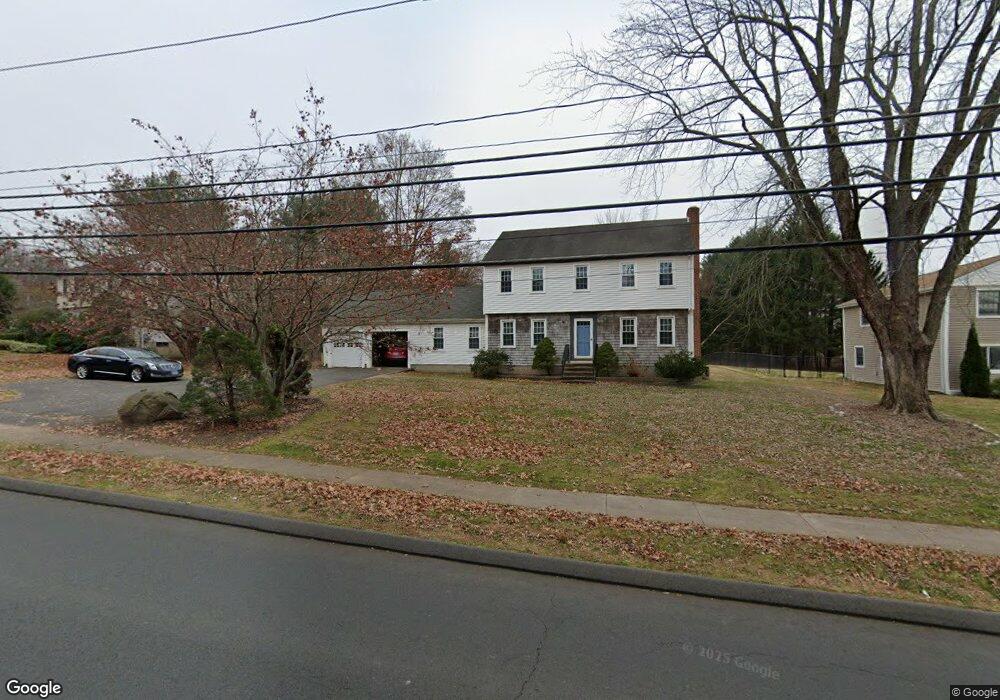 204 Neipsic Rd, Glastonbury, CT 06033 - photo 1