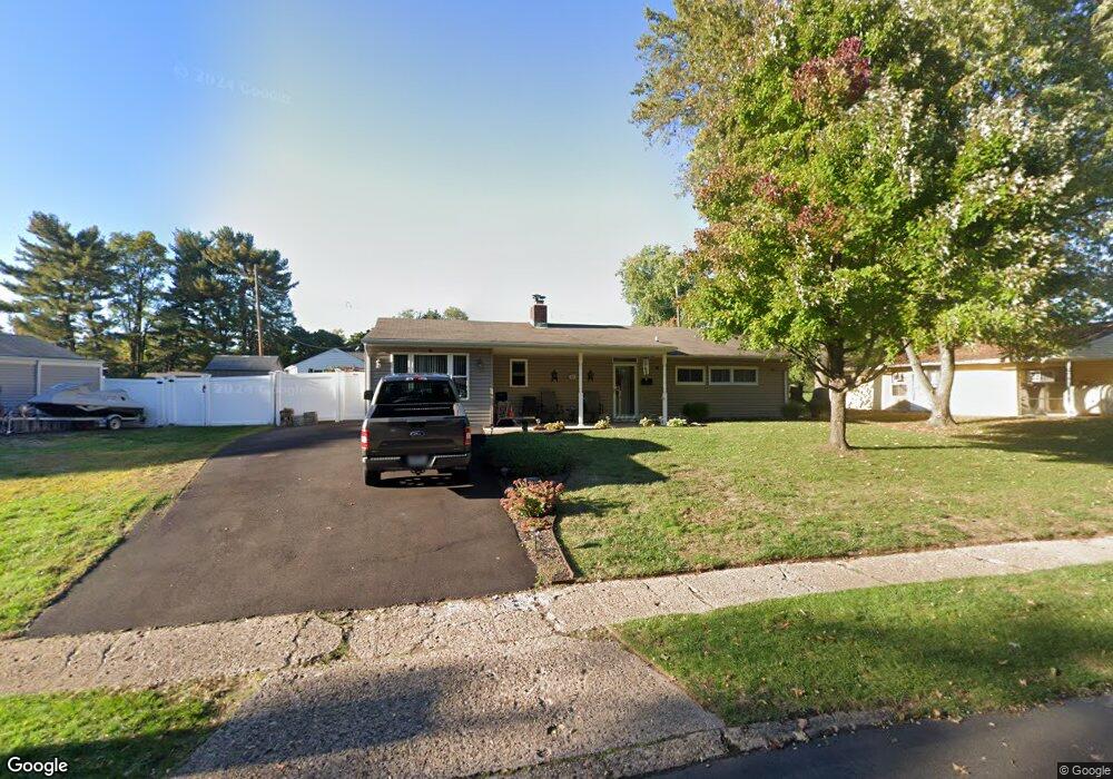 15 Yellowood Dr, Levittown, PA 19057 - photo 1