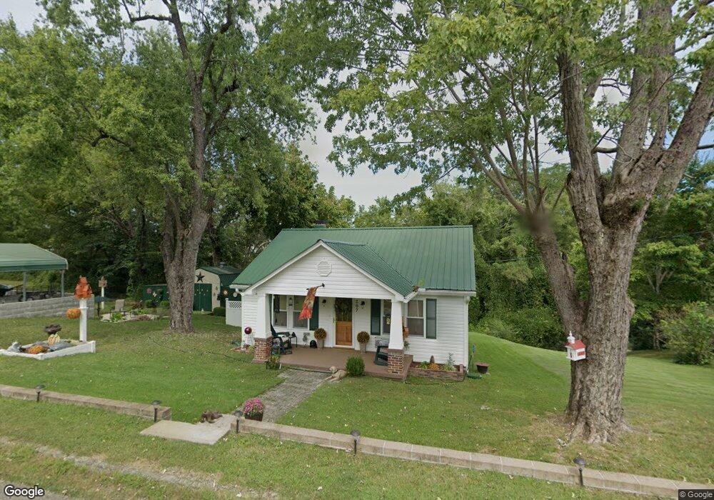 207 Perry St, Linden, TN 37096 - photo 1