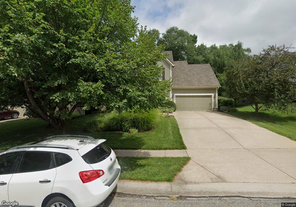 5606 W 154th St, Overland Park, KS 66223 - photo 1