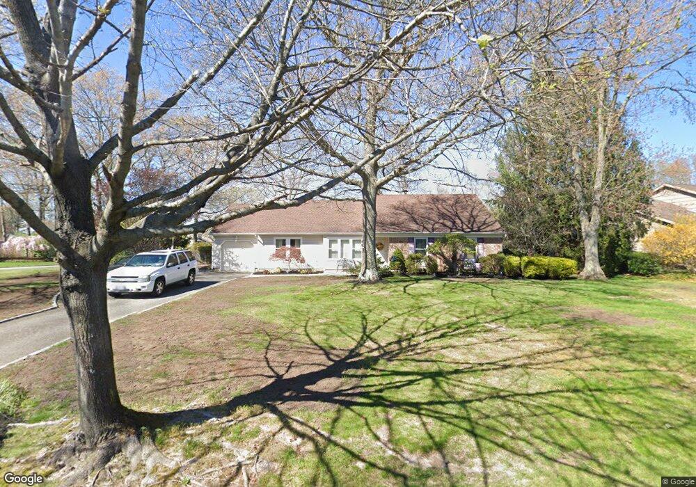 2 Pine Meadow Place, ComMacK, NY 11725 - photo 1