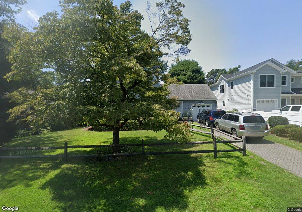 11 Dunes Ln, Port Washington, NY 11050 - photo 1