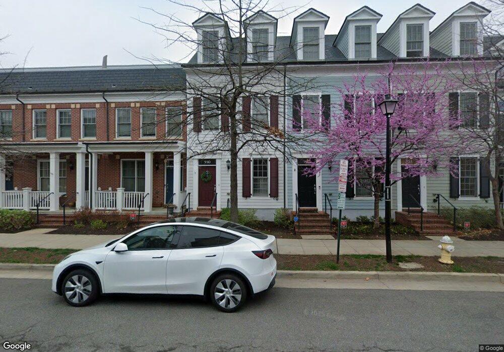 930 N Columbus St unit BUCKINGHAM, Alexandria, VA 22314 - photo 1