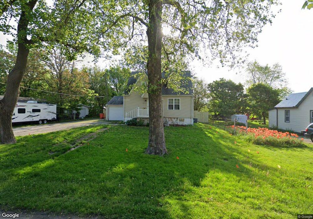 712 S 22nd St, Mattoon, IL 61938 - photo 1