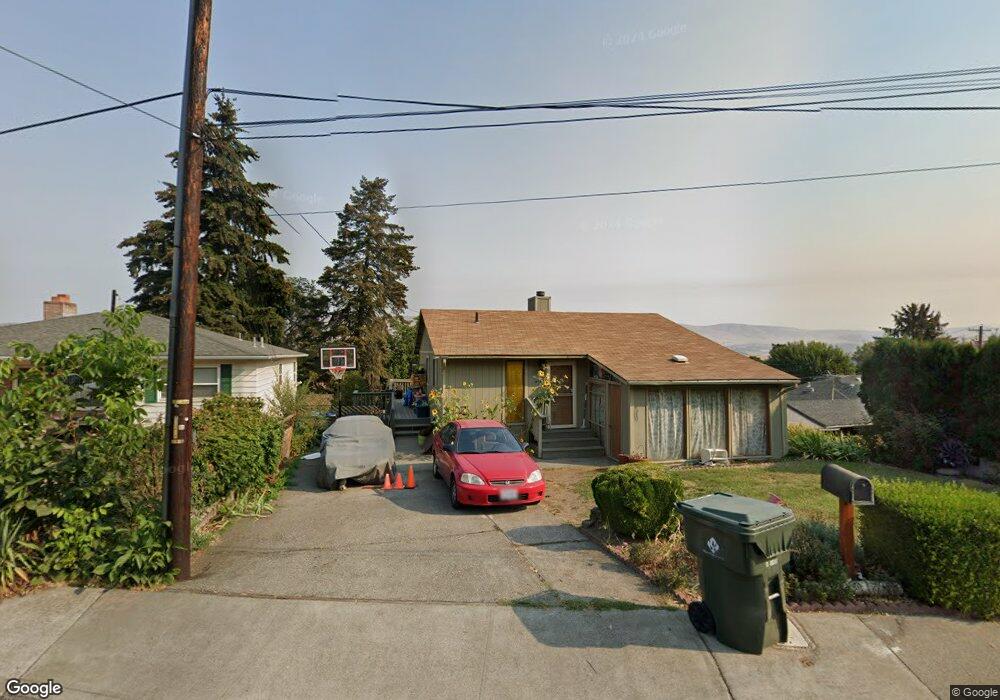 821 E 16th St, the Dalles, OR 97058 - photo 1