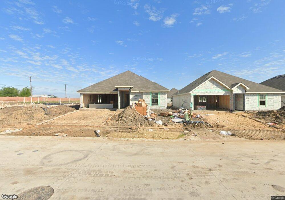 1218 Fairbanks Dr, Ennis, TX 75119 - photo 1