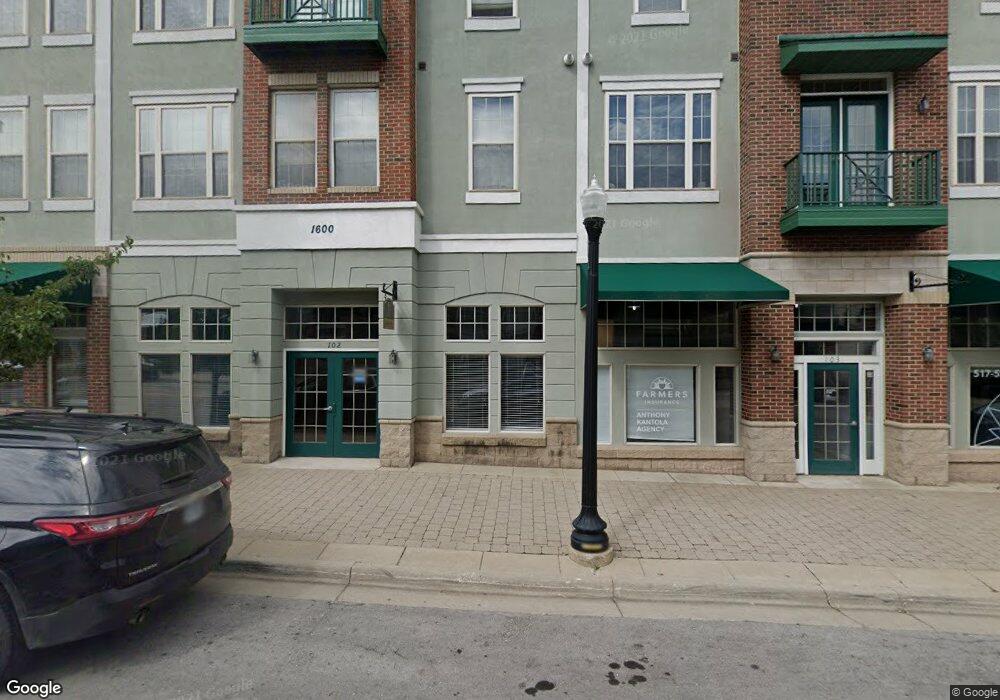 1601 Town Commons Dr, Howell, MI 48855 - photo 1