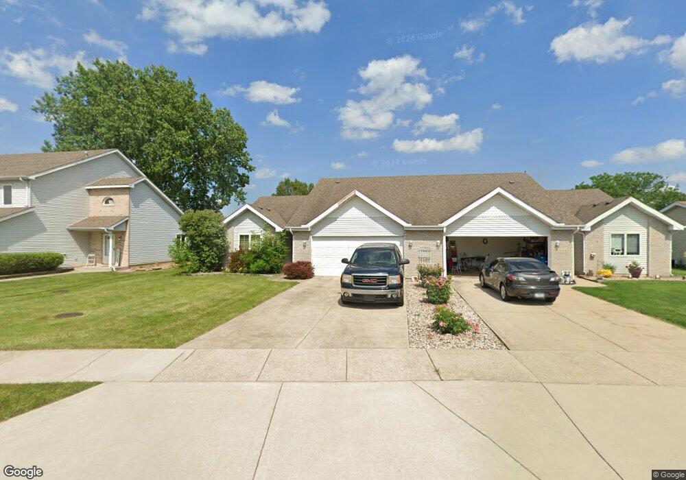 1031 Cambridge Ln, Dyer, IN 46311 - photo 1