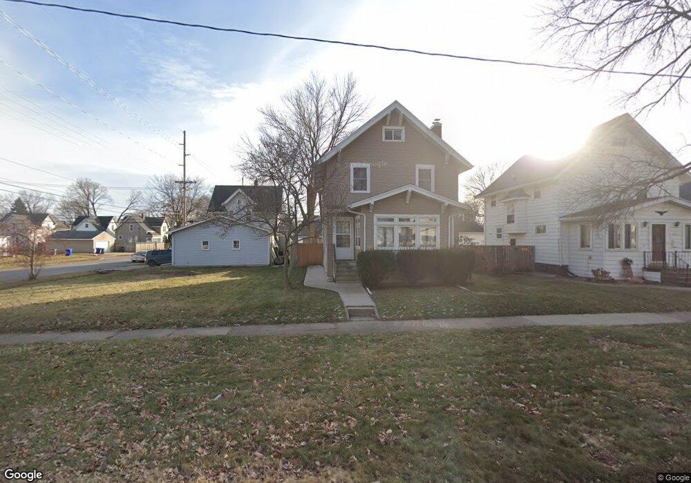 1005 F Ave NW, Cedar Rapids, IA 52405 - photo 1