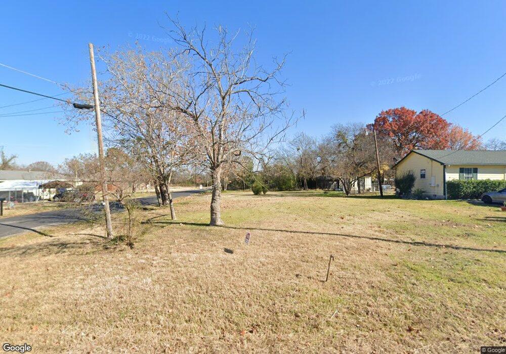 903 Quinlan Dr, Ennis, TX 75119 - photo 1